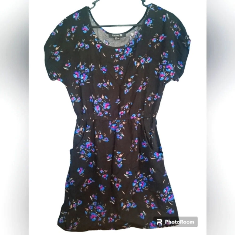 Forever 21 Floral Print Mini Dress With Pockets Size Medium